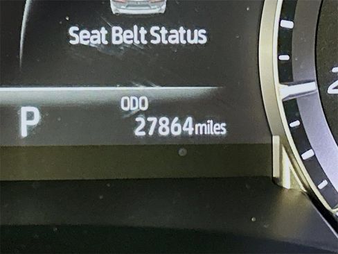 Used 2023 Toyota Highlander L image 10