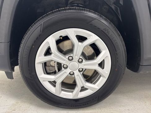 Used 2024 Jeep Compass Latitude AWD/4WD image 33