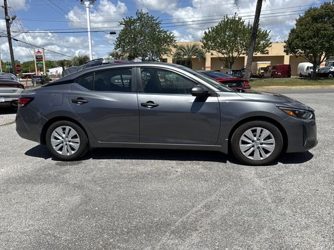 Used 2025 Nissan Sentra S image 6