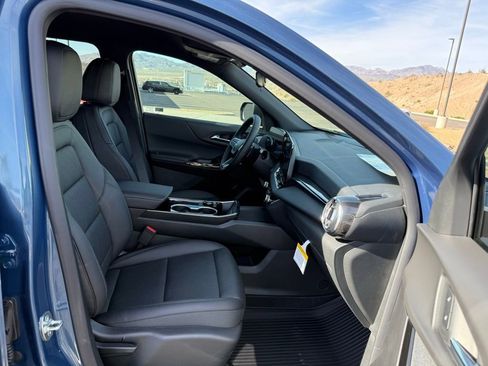 New 2026 Chevrolet Equinox LT w/ Convenience Package II image 12