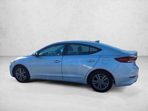 Used 2017 Hyundai Elantra SE image 6