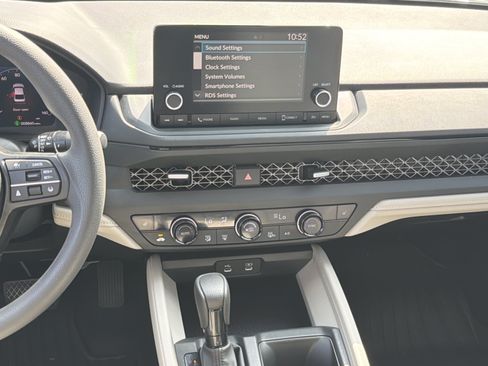 Used 2025 Honda Accord SE image 30