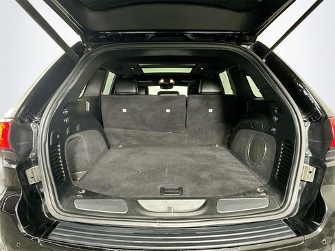 Used 2017 Jeep Grand Cherokee SRT image 26