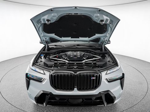 Used 2025 BMW X7 M60i AWD/4WD image 41