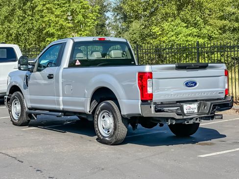 Used 2019 Ford F250 XL w/ Power Equipment Group RWD image 5