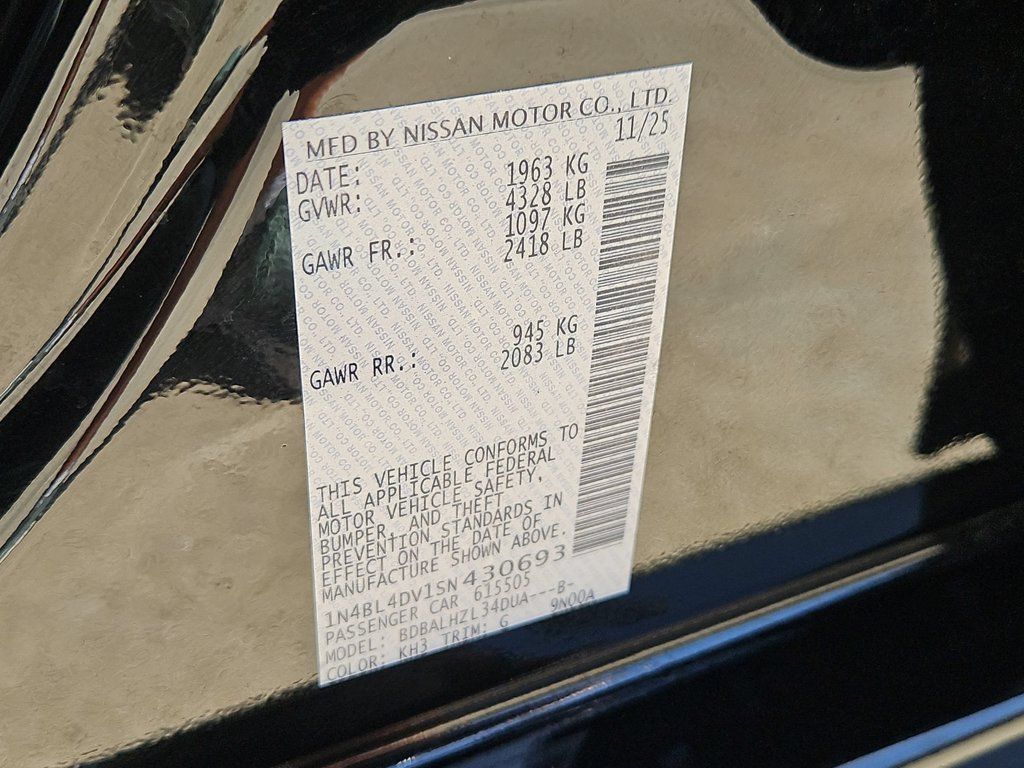 Used 2025 Nissan Altima 2.5 SV FWD image 36