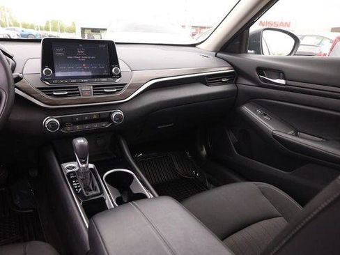 Used 2024 Nissan Altima 2.5 SV image 26
