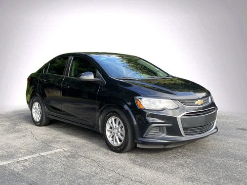 Used 2020 Chevrolet Sonic LT FWD image 2