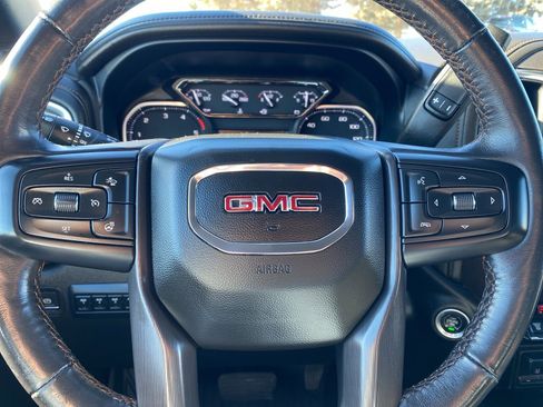 Used 2022 GMC Sierra 2500 AT4 w/ AT4 Preferred Package image 9