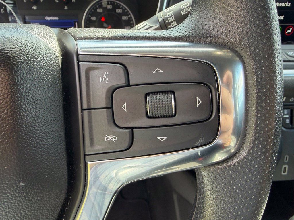 Used 2025 Chevrolet Blazer LT AWD/4WD image 12