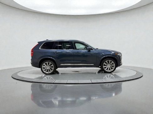 Used 2023 Volvo XC90 B6 Plus image 11