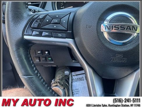Used 2018 Nissan Rogue SV AWD/4WD image 23