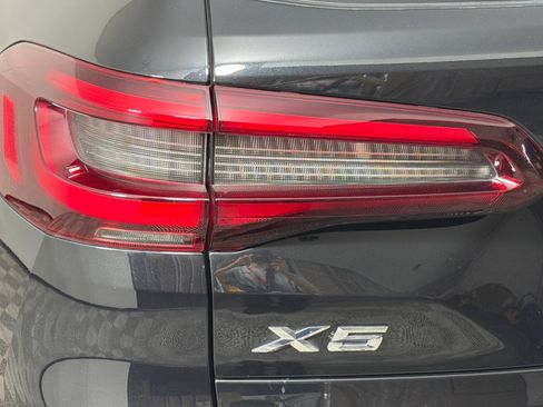 Used 2022 BMW X5 xDrive45e w/ M Sport Package AWD/4WD image 27