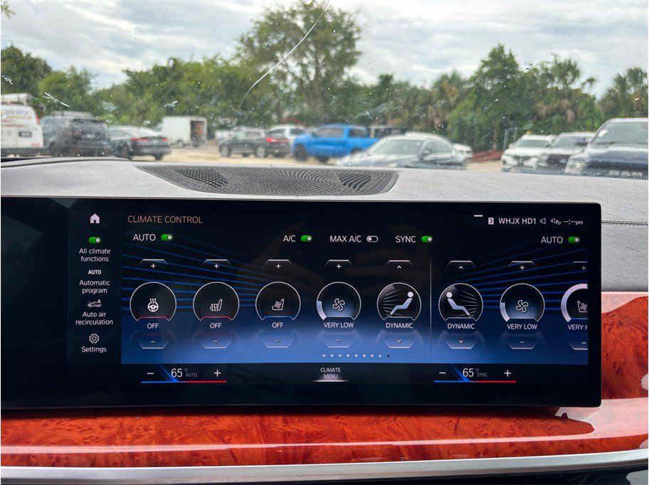 Used 2023 BMW ALPINA XB7 AWD/4WD image 34