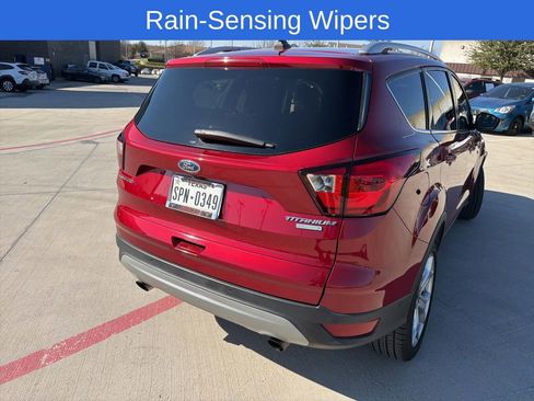 Used 2019 Ford Escape Titanium image 11