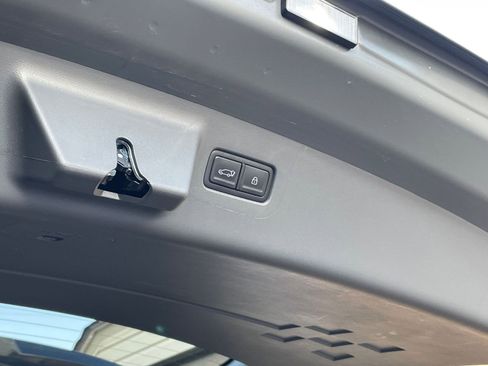 Used 2025 Hyundai Santa Fe SEL image 23