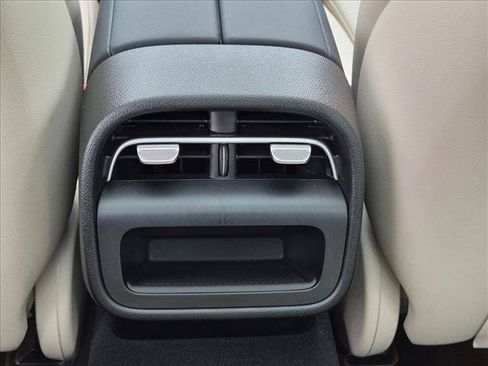 Used 2026 Mercedes-Benz E 350 Sedan image 18