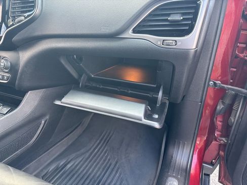 Used 2021 Jeep Cherokee Limited w/ Mopar Interior Package AWD/4WD image 48