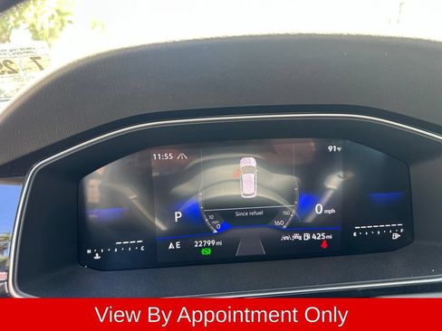 Used 2025 Volkswagen Jetta SE FWD image 3