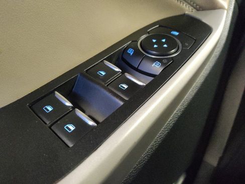 Used 2021 Ford Explorer XLT w/ Equipment Group 202A image 27