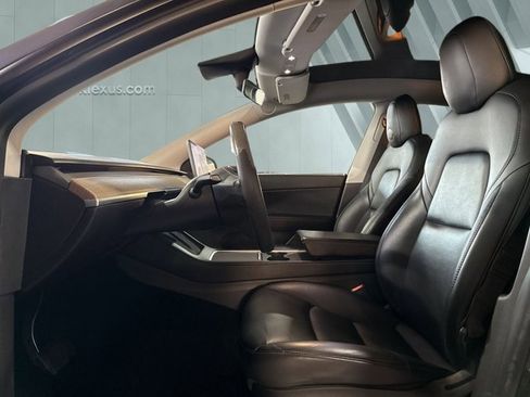 Used 2021 Tesla Model Y Long Range image 9