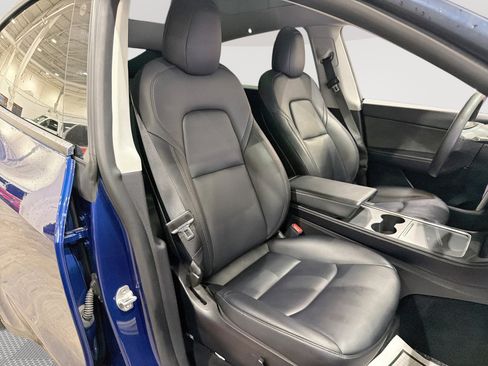 Used 2022 Tesla Model Y Long Range AWD/4WD image 27