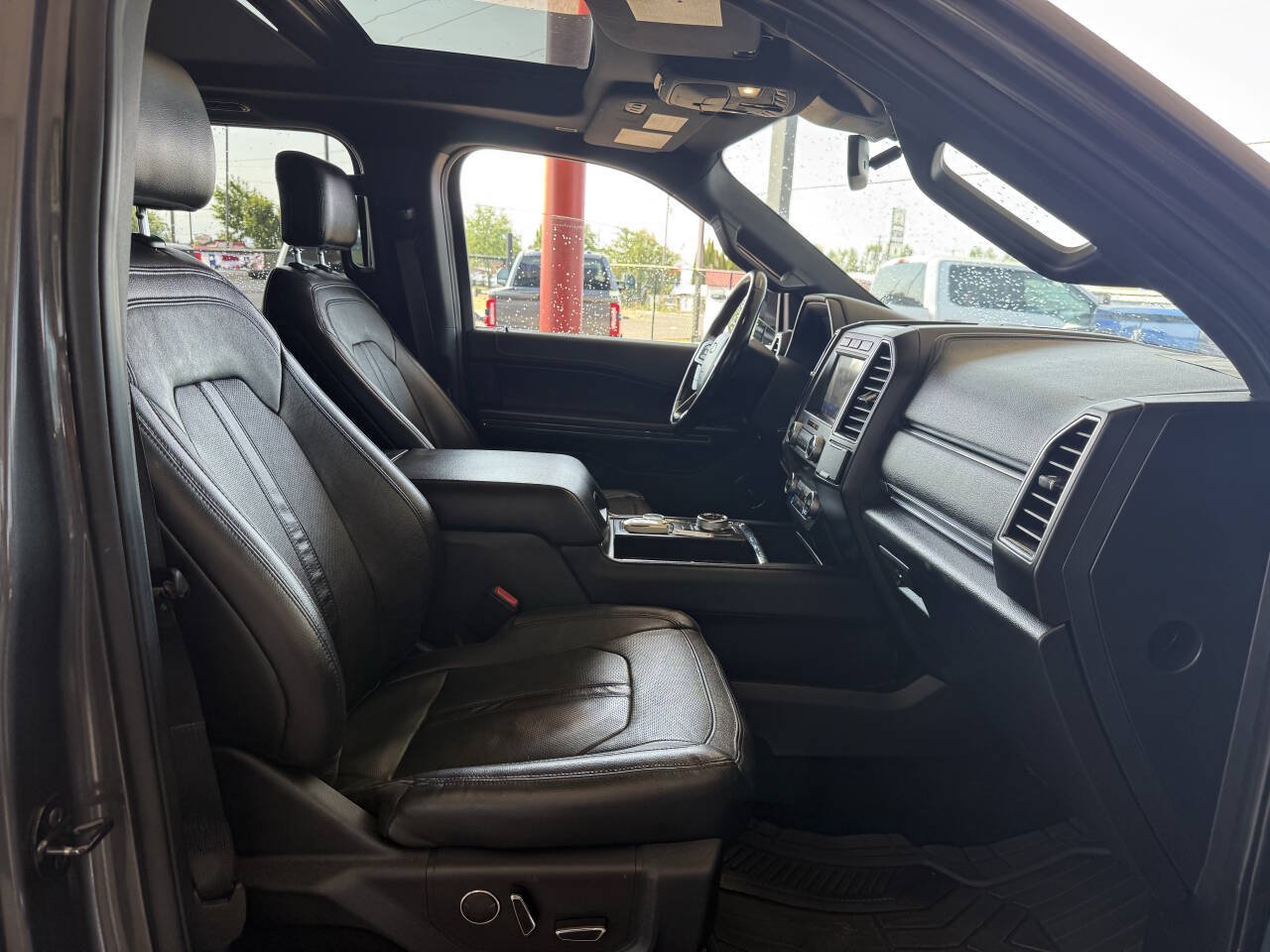 Used 2020 Ford Expedition Limited AWD/4WD image 7