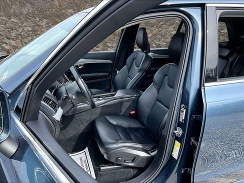 Used 2021 Volvo XC90 T5 Momentum w/ Protection Package Premier image 23