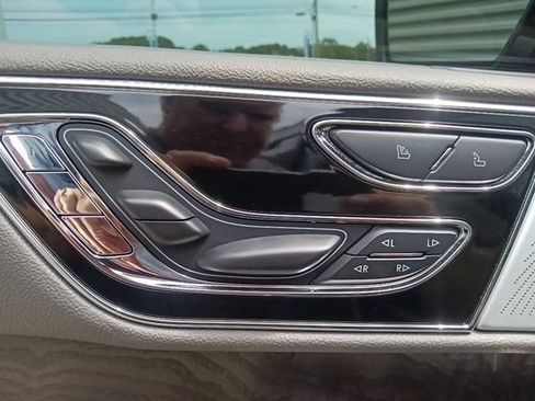 Used 2024 Lincoln Navigator Reserve AWD/4WD image 16