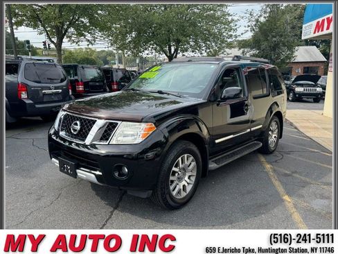 Used 2010 Nissan Pathfinder LE w/ Navigation Pkg image 8