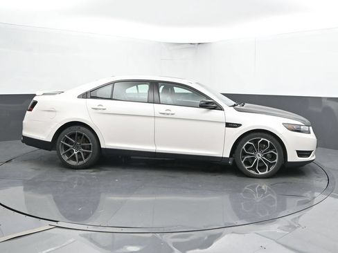 Used 2017 Ford Taurus SHO AWD/4WD image 4