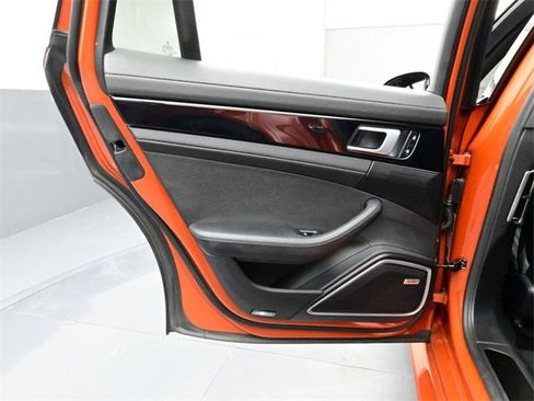 Used 2022 Porsche Panamera 4 Platinum Edition image 13