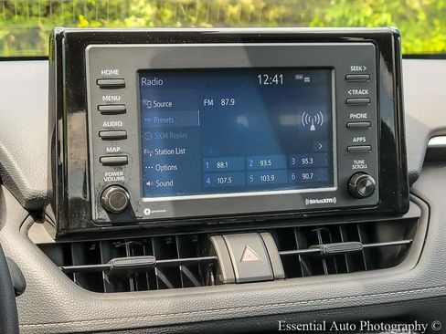 Used 2022 Toyota RAV4 XLE FWD image 19