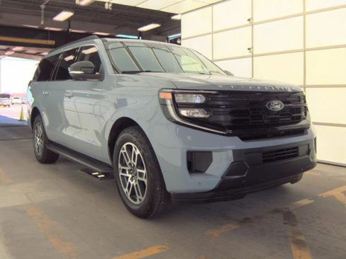 Used 2025 Ford Expedition Max Active image 6