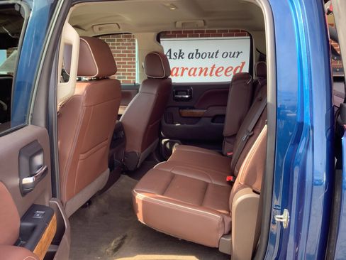 Used 2018 Chevrolet Silverado 2500 High Country w/ Duramax Plus Package image 8