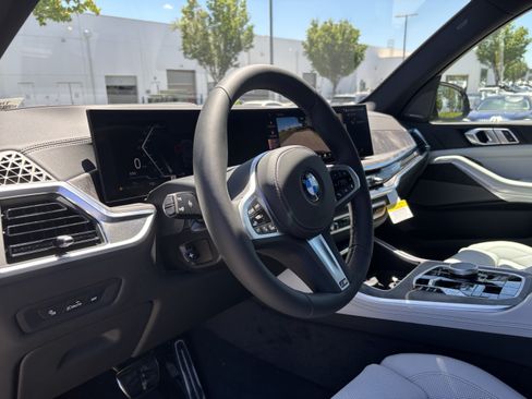New 2026 BMW X5 sDrive40i w/ M Sport Package RWD image 17