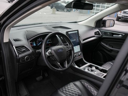 Used 2024 Ford Edge Titanium image 12