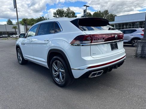 Used 2024 Volkswagen Atlas Cross Sport SEL R-Line AWD/4WD image 3