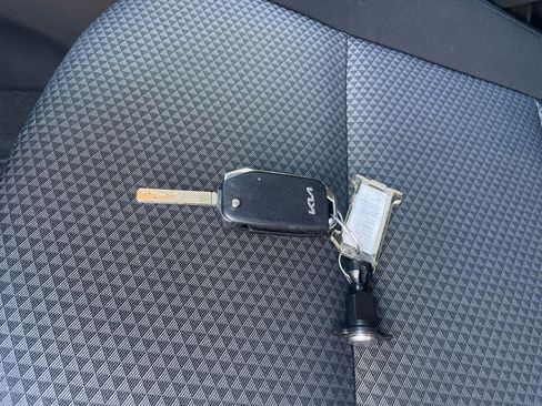 Used 2025 Kia Soul LX w/ LX Technology Package image 20