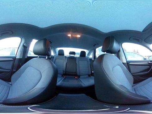 Used 2025 Volkswagen Jetta SE image 42