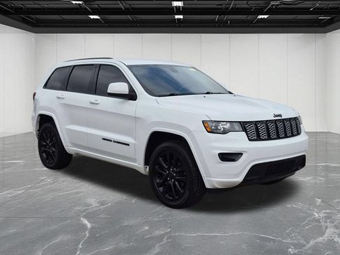 Used 2019 Jeep Grand Cherokee Altitude AWD/4WD image 7