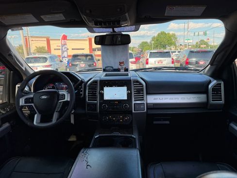 Used 2017 Ford F250 Lariat w/ Lariat Value Package AWD/4WD image 14