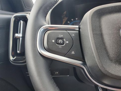 Used 2023 Volvo XC40 B5 Plus w/ Protection Package Premier image 25