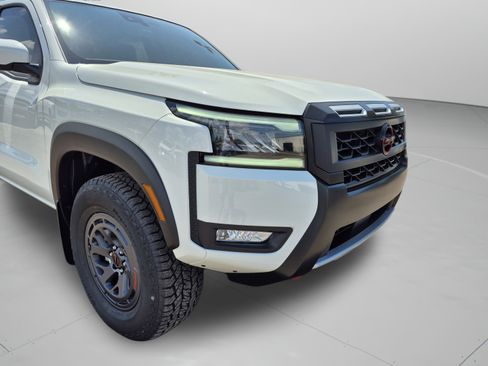 New 2026 Nissan Frontier PRO-4X w/ Tow Package AWD/4WD image 36