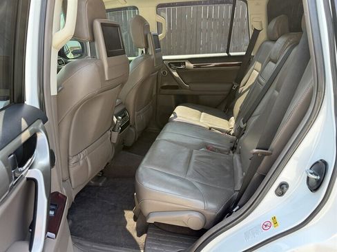 Used 2014 Lexus GX 460 Luxury w/ Driver Support Package image 21