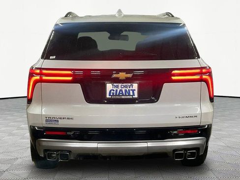 Used 2024 Chevrolet Traverse RS image 6