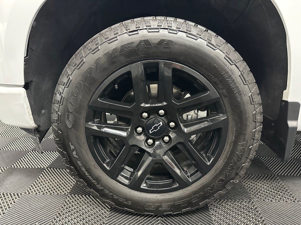 Used 2025 Chevrolet Silverado 1500 RST AWD/4WD image 35