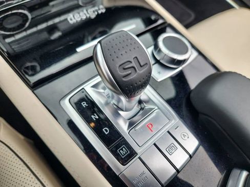 Used 2017 Mercedes-Benz SL 550 image 16