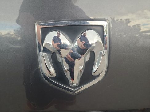 Used 2019 RAM 1500 Big Horn RWD image 16