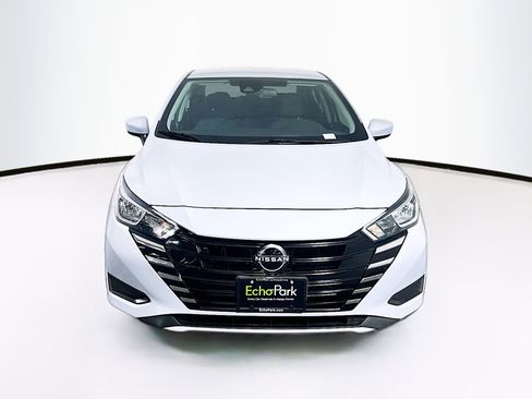 Used 2024 Nissan Versa SV w/ Trunk Package image 2